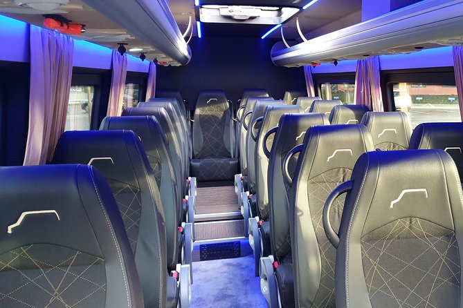 1-15 persons Taxi or Bus Transfer Amsterdam in Amsterdam City - Meeting your chauffeur in the hotel lobby