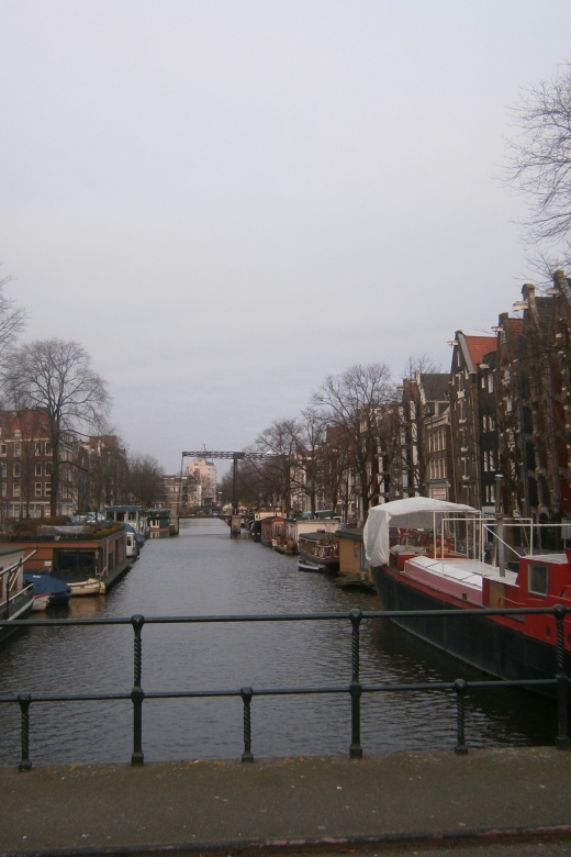 2.5-Hour Amsterdam Sightseeing Tour by Bike - Beginning with Amsterdam’s canal intersections