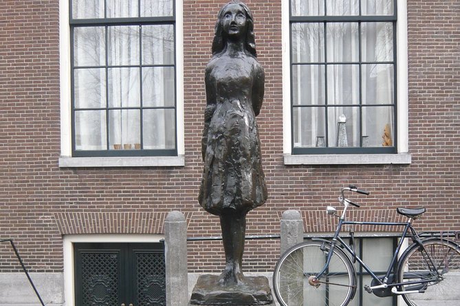 2-Hour Private Anne Frank Walking Tour with Drink - Why this private Anne Frank walk matters