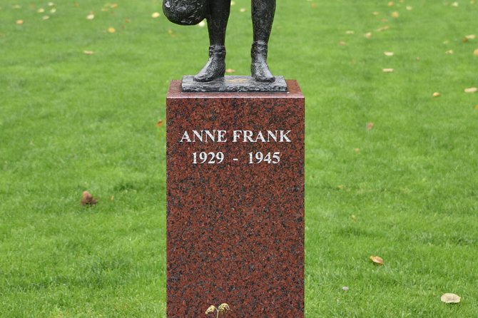 2-Hour Private Anne Frank Walking Tour with Drink - Anne Frank’s story without Anne Frank House admission