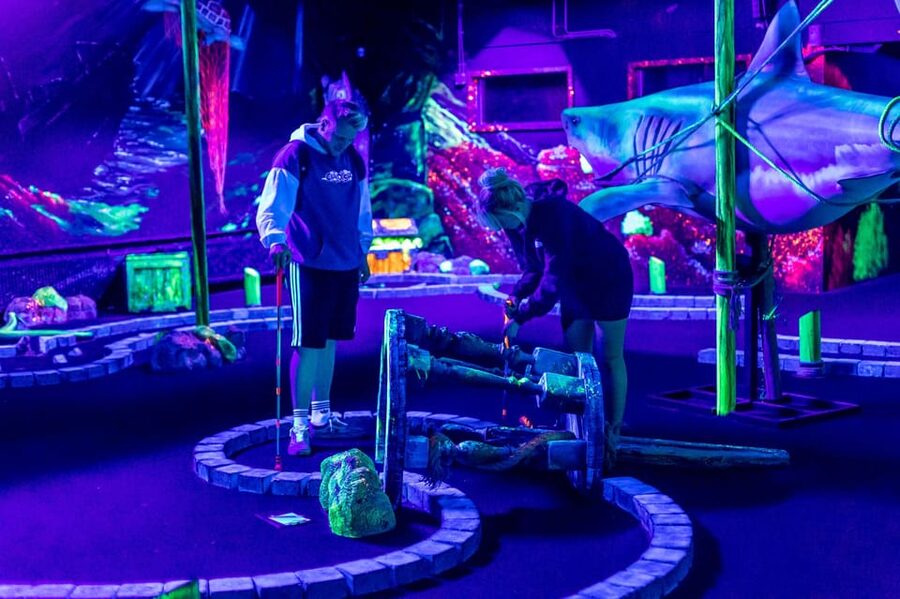 Aloha Amsterdam: 12-Hole Glow-in-the-Dark Mini-Golf - The best group size and type of visit