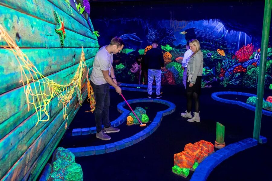 Aloha Amsterdam: 12-Hole Glow-in-the-Dark Mini-Golf - Tips for getting the most from your round