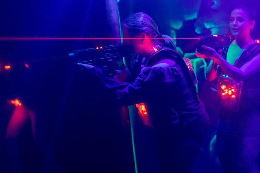 Aloha Amsterdam: Laser Tag Experience - The jungle-bunker briefing before the game