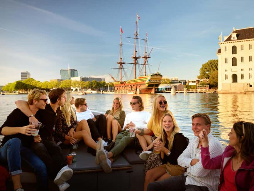 Amsterdam:1.5-Hour Canal Cruise local Guide, Drinks & Snacks - Key points to know before boarding