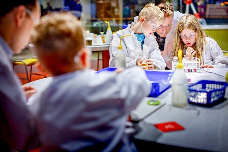 Amsterdam: 1-Hour Canal Cruise & NEMO Science Museum - Does the $40 price offer good value?