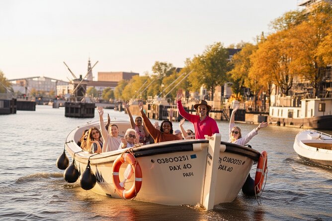 Amsterdam 1-Hour Canal Cruise With Live Guide - Bridges That Make the Ride Special