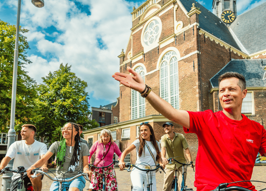 Amsterdam: 2.5-Hour Bike Tour - Guides, group pace, and cycling confidence