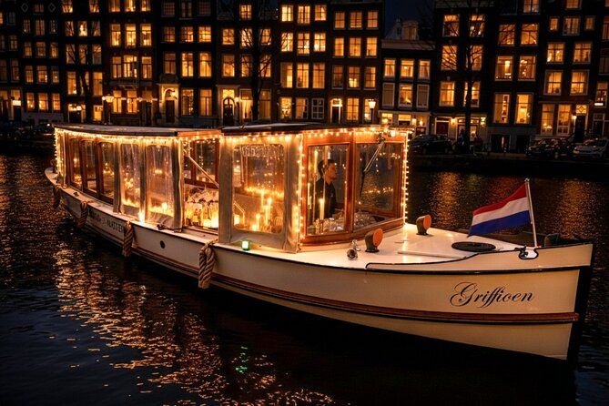Amsterdam: 2-Hour Canal Cruise incl. Drinks & Dutch Snacks - Houseboats, unusual buildings, and local character