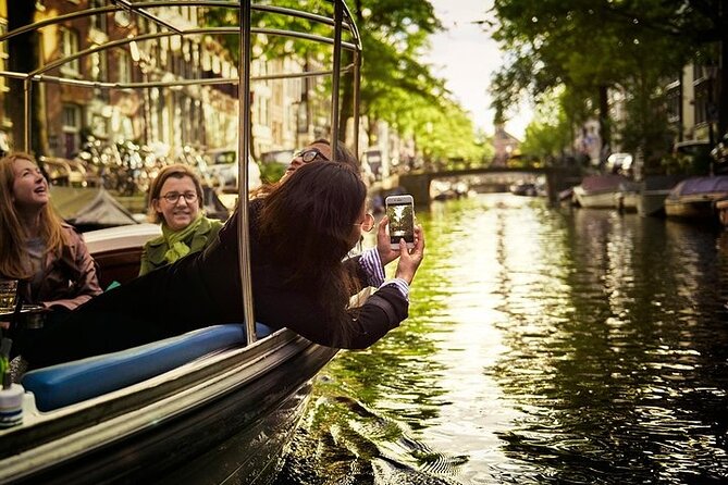 Amsterdam 2-hour Private Canal Cruise with Live Guide and Drinks - Starting on Prinsengracht in Jordaan