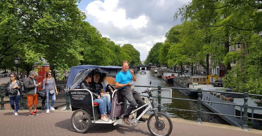 Amsterdam: 2-Hour Sightseeing Tour by Rickshaw - The Red Light District and coffee shops