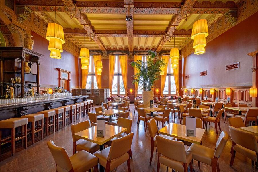 Amsterdam: 3-Course Meal in Historic 1st Class Waiting Rooms - Who should book this Amsterdam meal?
