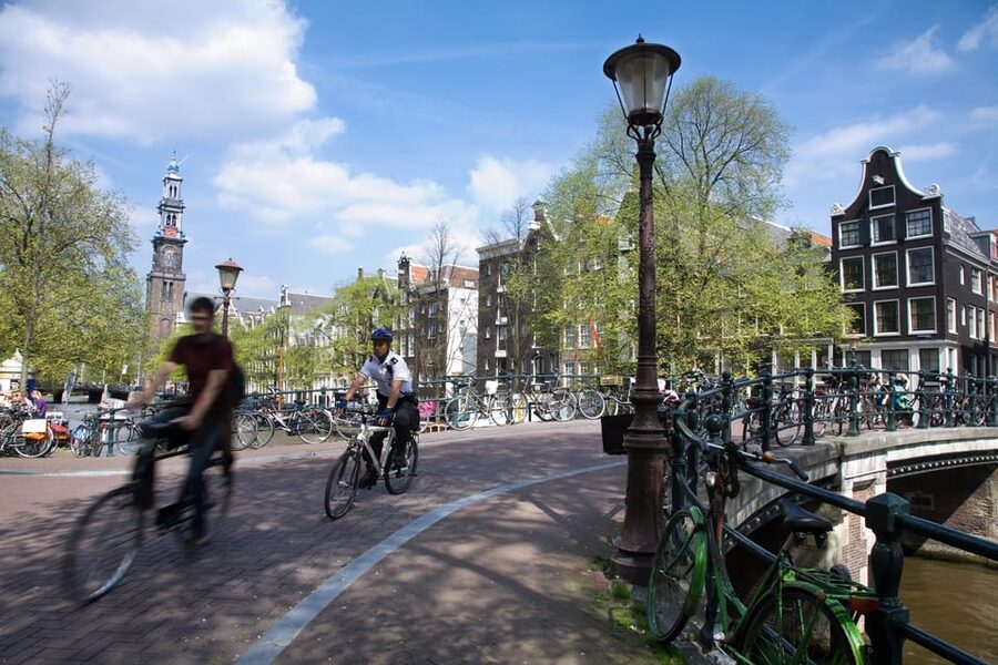Amsterdam: 3-Hour Private Bike Tour of the City Center - Westerkerk, Prinsengracht, and Anne Frank House