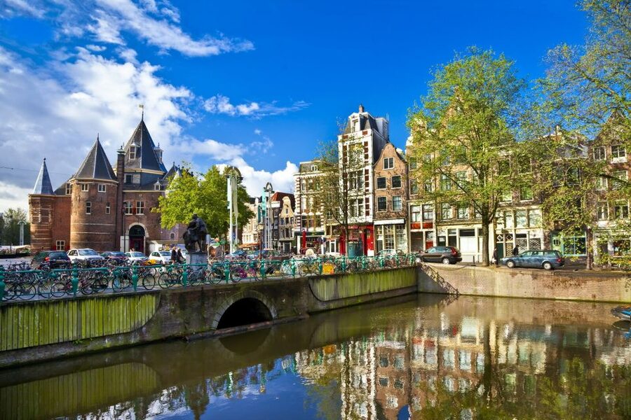 Amsterdam: 3-Hour Private Highlights City Tour by Minivan - Is $618 a fair price for three hours?