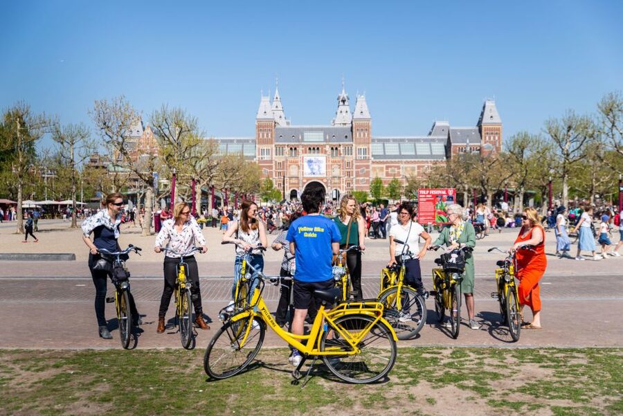 Amsterdam: 3h E-Bike Tour with break - E-bike comfort and traffic confidence