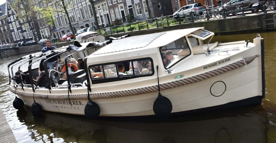 Amsterdam: 420 Smoke-Friendly Boat Tour - Key points to know before booking
