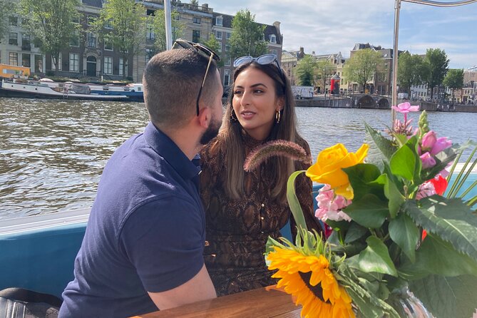 Amsterdam 90-min Private Canal Cruise with Live Guide and Drinks - The seventeenth-century canal belt