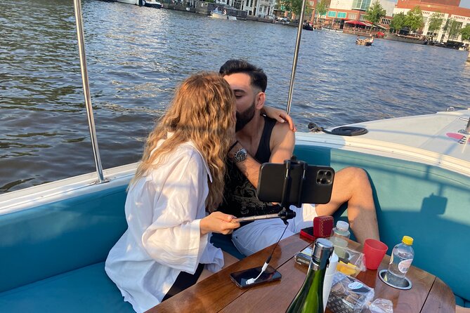 Amsterdam 90-min Private Canal Cruise with Live Guide and Drinks - From Prinsengracht into Jordaan