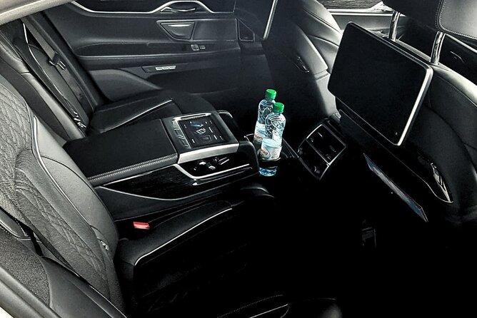 Amsterdam Airport & Non-Airport Private Transfer to City Center - Drivers can make or break the experience