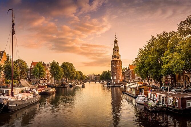 Amsterdam Airport Schiphol (AMS) Private Transfer to Amsterdam - Finding your driver in the main hall