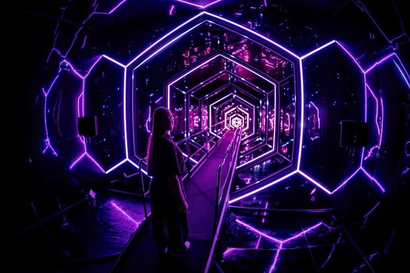 Amsterdam: AMAZE Immersive Audiovisual Experience Ticket - The final dance room