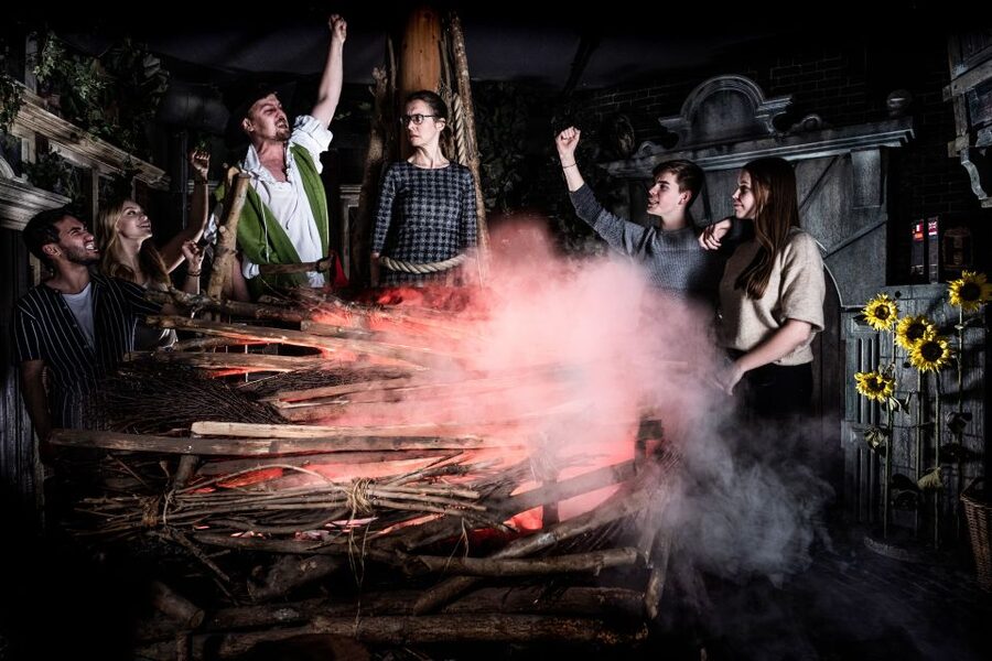 Amsterdam: Amsterdam Dungeon and Canal Cruise Entry Ticket - Final Decision: Book It If You Want Variety