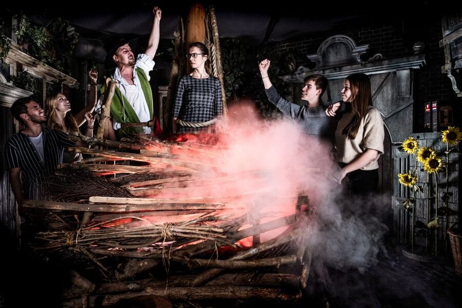 Amsterdam: Amsterdam Dungeon Entrance Ticket - The audience participation can make or break the visit