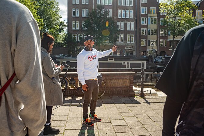 Amsterdam: Anne Frank and World War II Walking Tour (TOP RATED) - De Schaduwkade and the final memorial stop