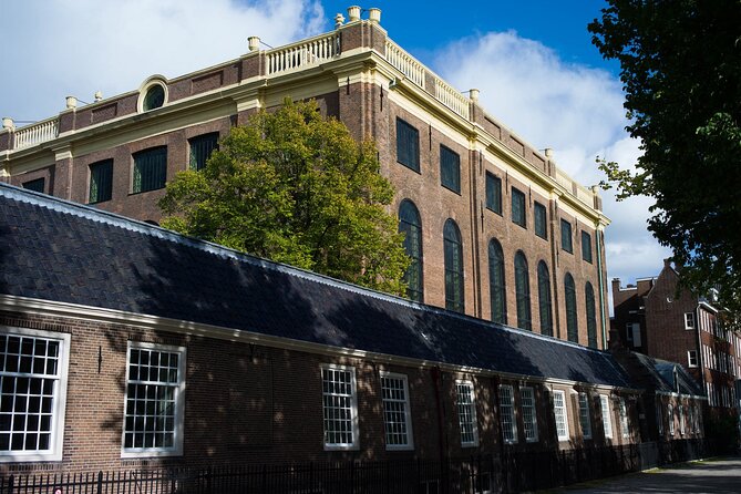 Amsterdam : Anne Frank Tour in EN/DE/IT/ES - Auschwitz Monument and Amsterdam’s public memory