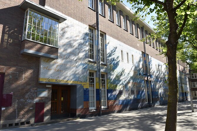 Amsterdam: Anne Frank Walking tour - Discover Her Story - Returning to Merwedeplein at the End