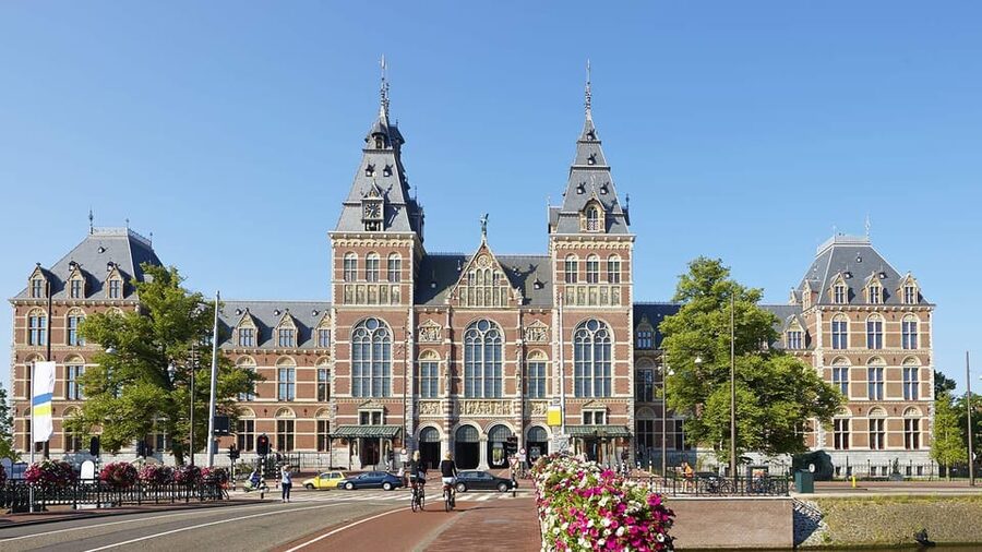 Amsterdam Audioguide - TravelMate app for your smartphone - The Royal Palace, port, and city center