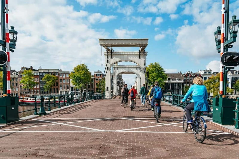 Amsterdam: Bike Tour with Optional Cruise in Small-Group - Why Amsterdam is best seen by bicycle