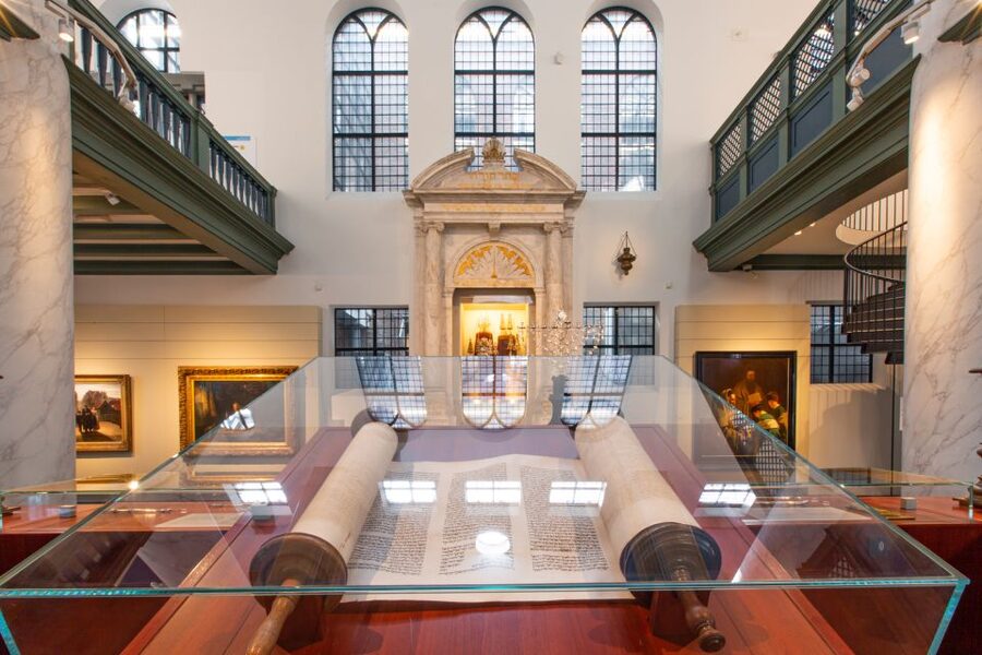 Amsterdam: Canal Cruise and Jewish Cultural Quarter Tickets - What the $38 price really buys you