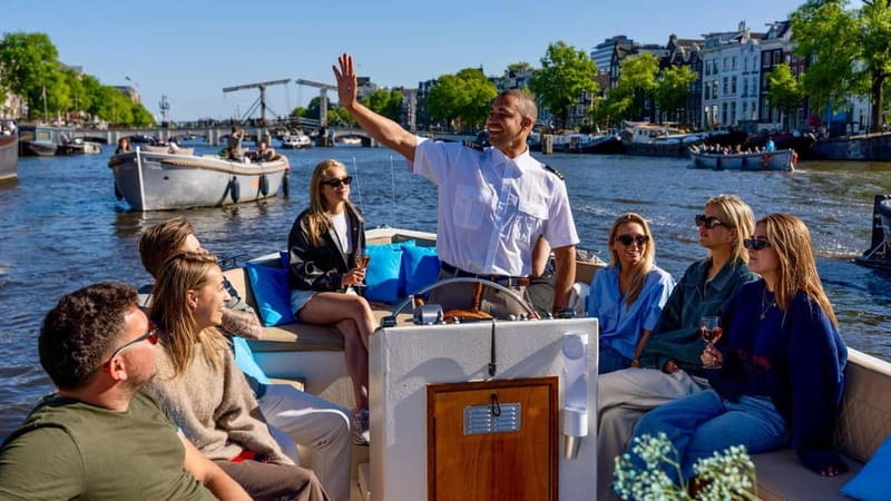 Amsterdam: Canal Cruise in Open Boat with Drink Option - Key points to know before booking