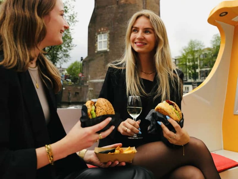 Amsterdam canal cruise with culinary burger or cheese & wine - Choosing between the burger and cheese cruises