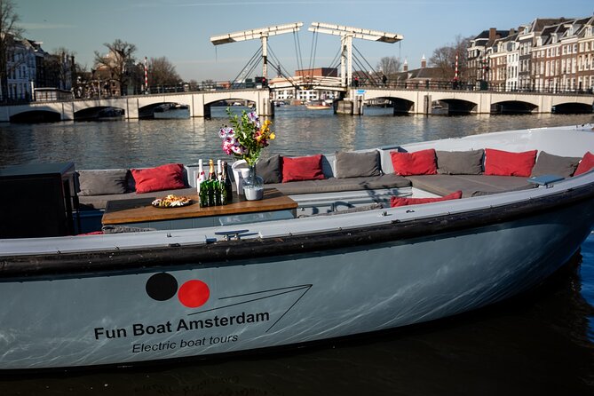 Amsterdam Canal Cruise with Dutch Pancakes and Drinks - Why a canal cruise is the right start in Amsterdam