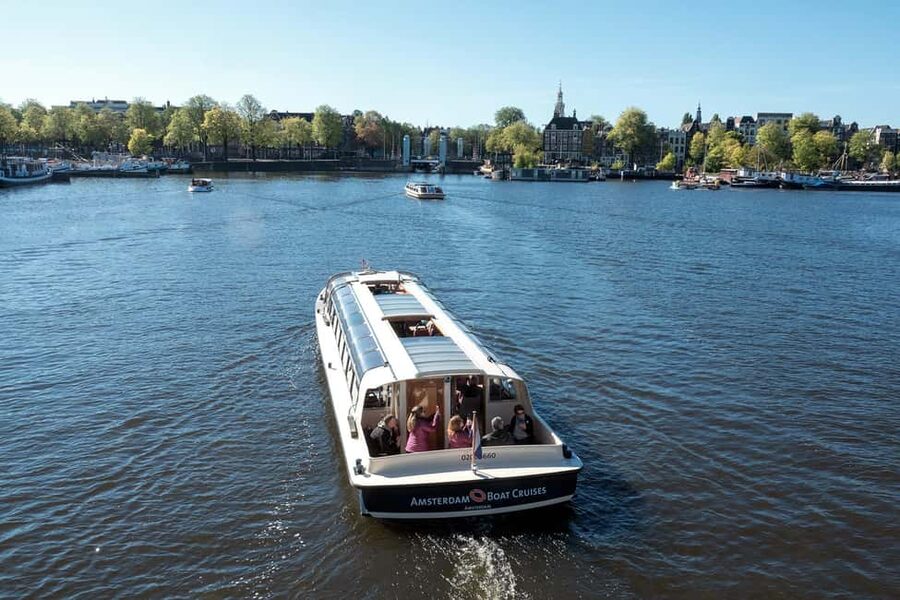 Amsterdam: Canal Cruise with Live Commentary & Audio Guide - Why Amsterdam makes more sense from the water