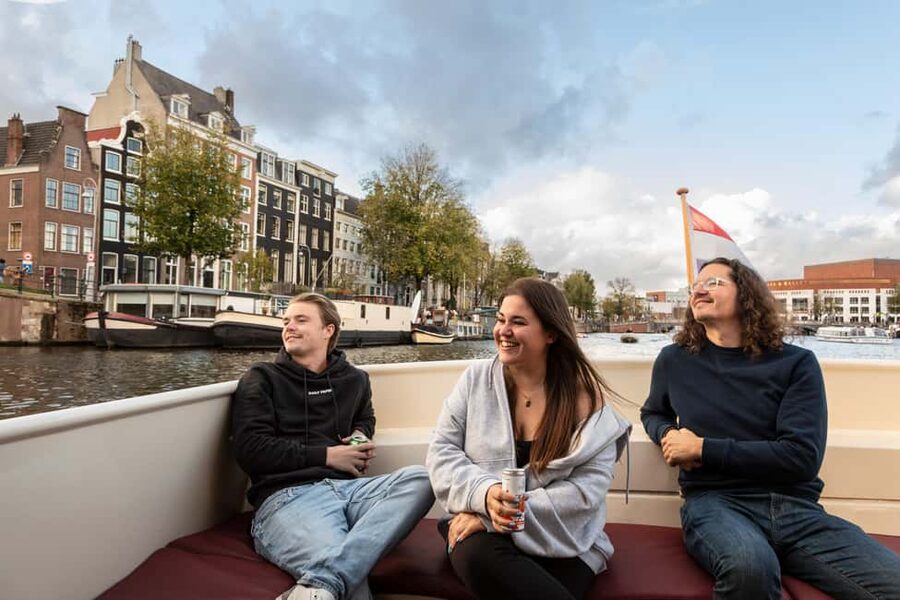 Amsterdam: Canal Cruise with Live Commentary & Audio Guide - Passing the Anne Frank House