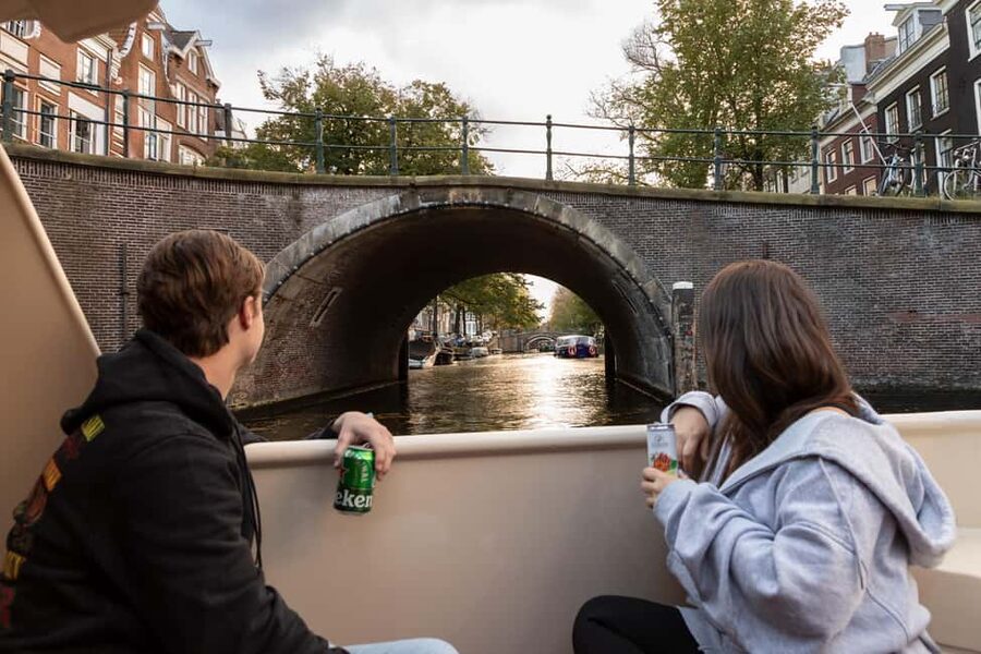 Amsterdam: Canal Cruise with Live Commentary & Audio Guide - Returning across the IJ