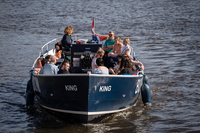 Amsterdam Canal Cruise with Live guide & Two drinks - Central St. - A small group, but not a private boat