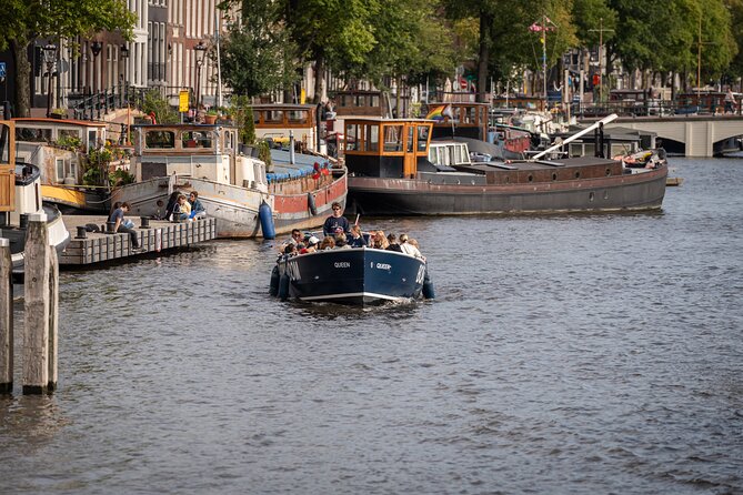 Amsterdam Canal Cruise with Live guide & Two drinks - Central St. - How the weather affects the plan