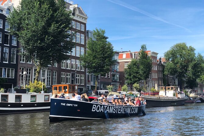 Amsterdam Canal Cruise with Open Bar - Central Station - Key points at a glance