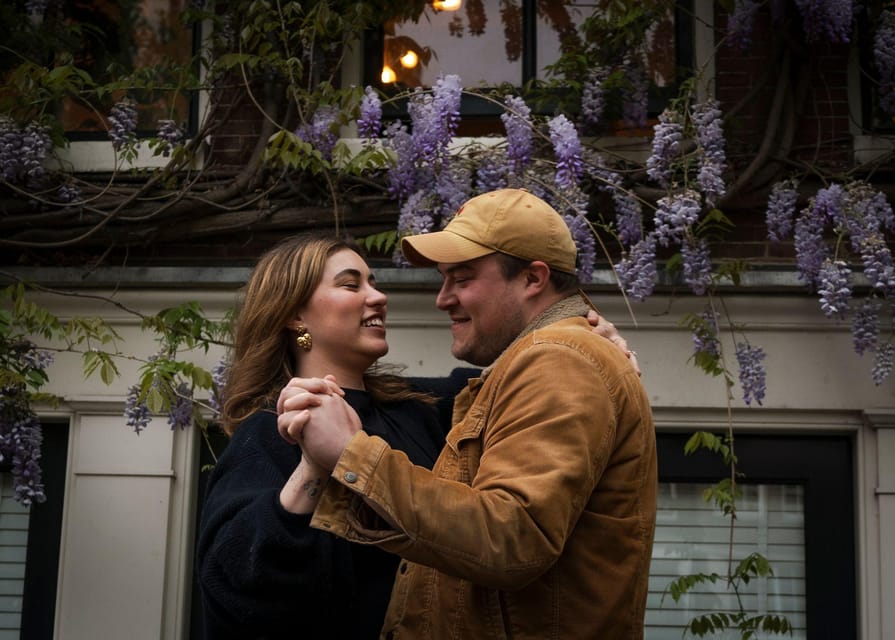 Amsterdam Canals Photoshoot: Private Solo, Family or Couples - Solo portraits for social media or personal use