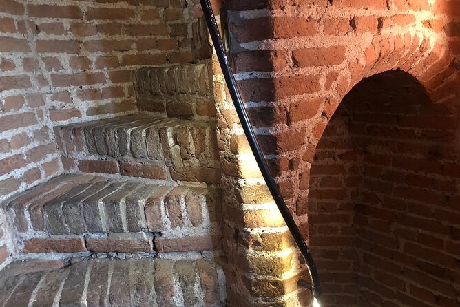 Amsterdam Castle & Utrecht City - Private Day Tour - Walking and accessibility in old Utrecht