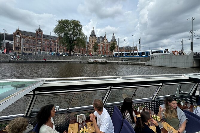 Amsterdam Cheese and Wine Canal Cruise - The Jordaan and Leliegracht’s working-class roots