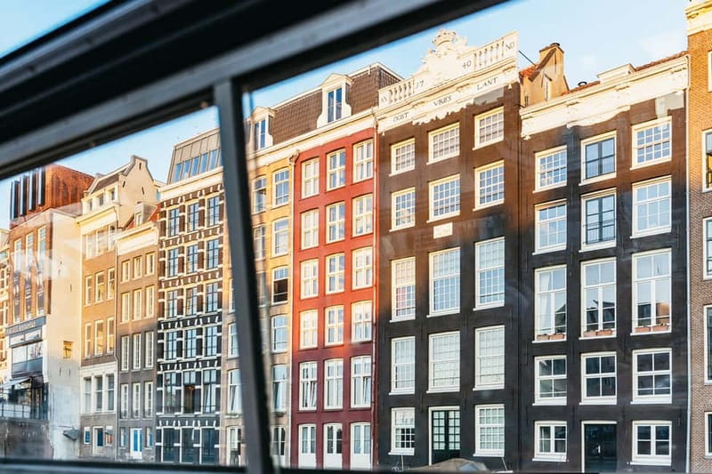 Amsterdam: Cheese & Wine Cruise Tasting Experience - A canal cruise with cheese instead of a packed sightseeing script