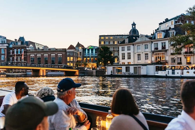 Amsterdam: Cheese & Wine Cruise Tasting Experience - What appears on the cheese platter