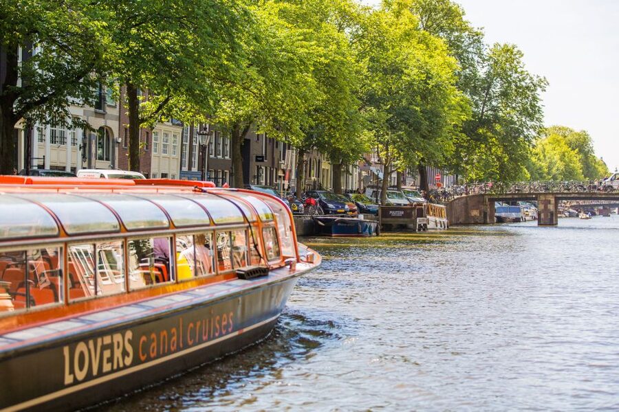 Amsterdam: City Canal Cruise and Heineken Experience - Inside Heineken’s original Amsterdam factory