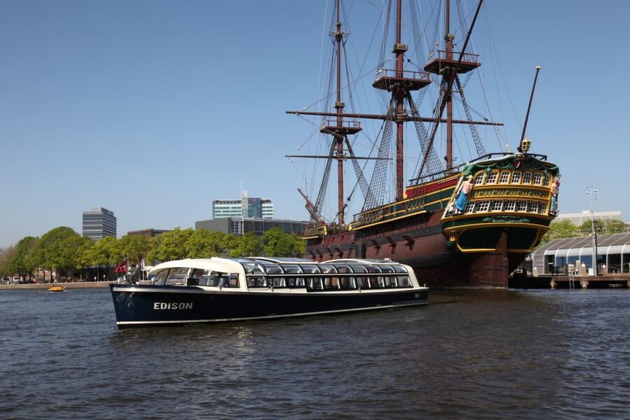 Amsterdam: City Canal Cruise & Straat Museum - Who will enjoy this combination most?
