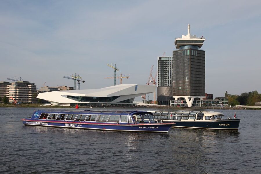 Amsterdam: City Canal Cruise & Straat Museum - Boarding the 75-minute canal cruise