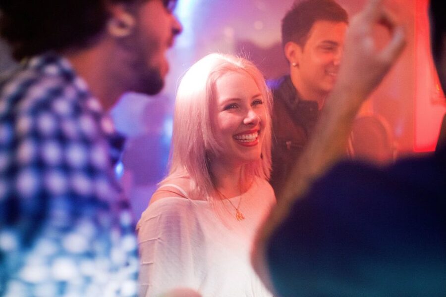 Amsterdam: City Center Bar Crawl and Nightlife Experience - Key points at a glance